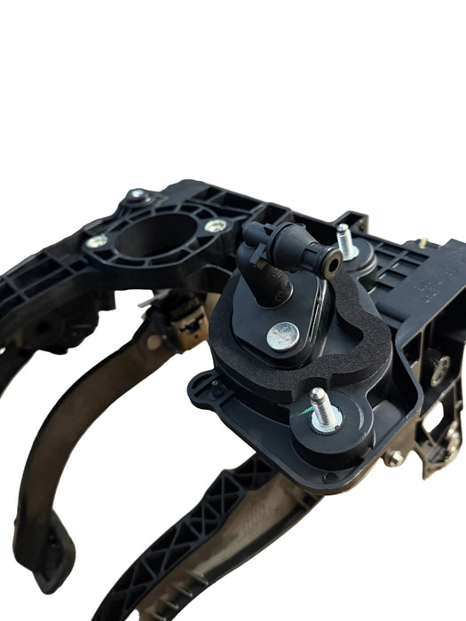 Vauxhall Astra J Brake & Clutch Pedal Box Assembly Complete New OE Part 39032860