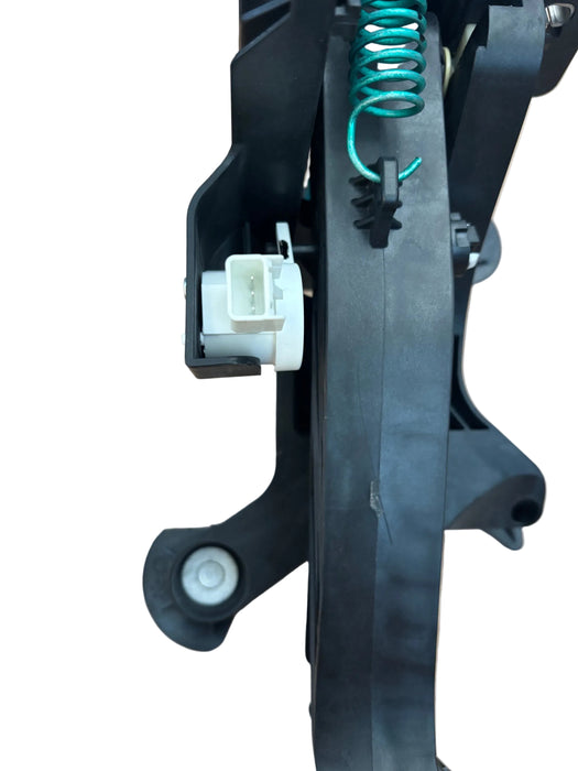 Vauxhall Insignia A Clutch Pedal New OE Part 84635089
