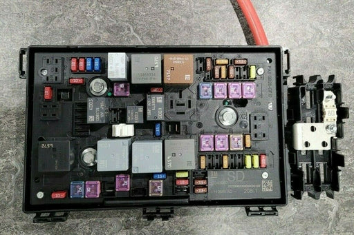 Vauxhall Astra J 1.4 1.6 Front Fuse Box (2010-2012 ONLY) New OE Part 13343982
