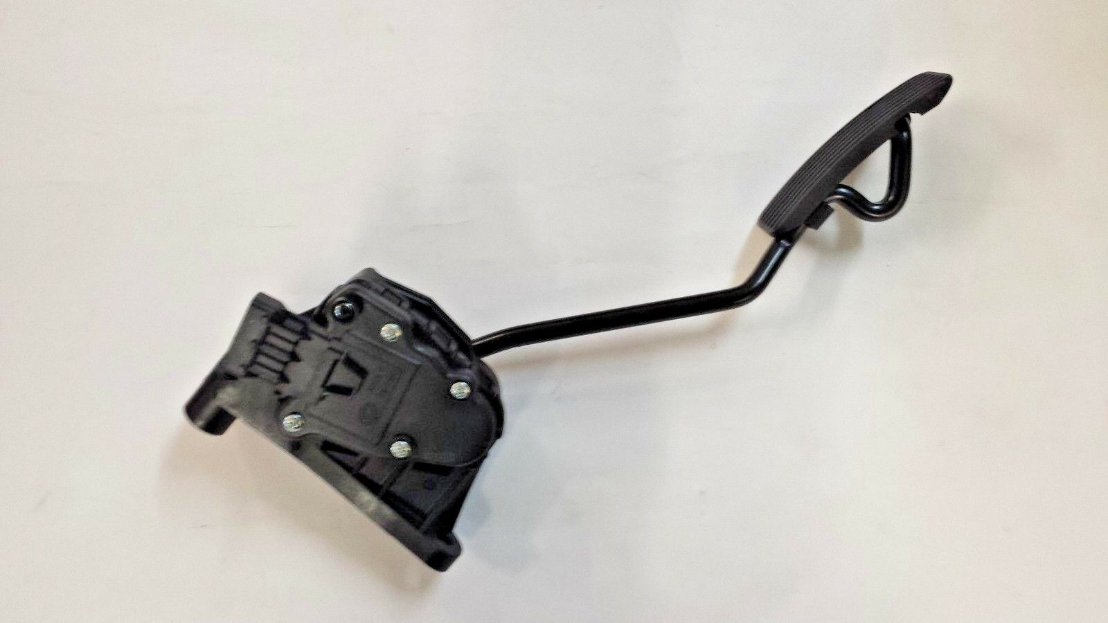 thumbnail image 2 of Original Opel Zafira A/B Accelerator Pedal - Automatic, LHD - GM 9193189 2 of 5